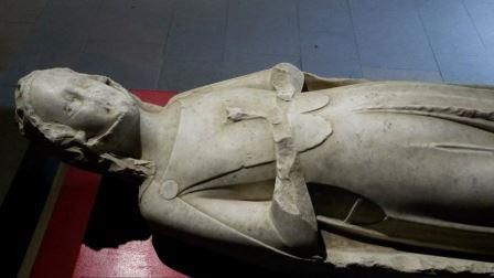 Gisant de Marie de Hainaut (Musée de Souvigny)