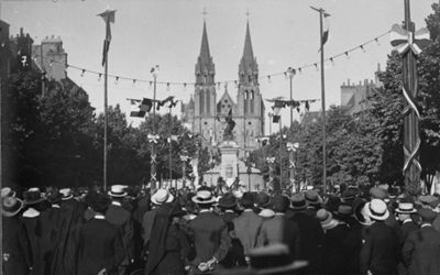 En septembre 1919, la ville de Moulins est le théâtre d'une parade militaire pour célébrer la victoire (A. D. Allier, 9 J 69). © A. D. Allier