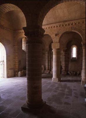 Intérieur du narthex (XIe siècle). © Inventaire Général, ADAGP. Cliché R. Choplain