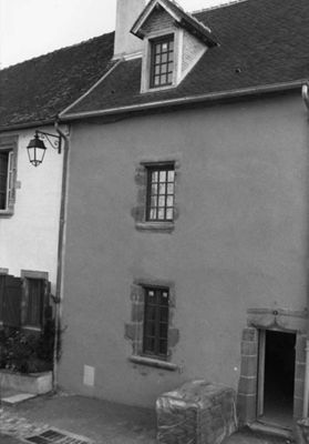 Façade du logis (d'accueil ?) bâti par Madeleine d'Amboise (4e quart du XVe siècle). © Inventaire Général, ADAGP. Cliché R. Choplain, R. Maston