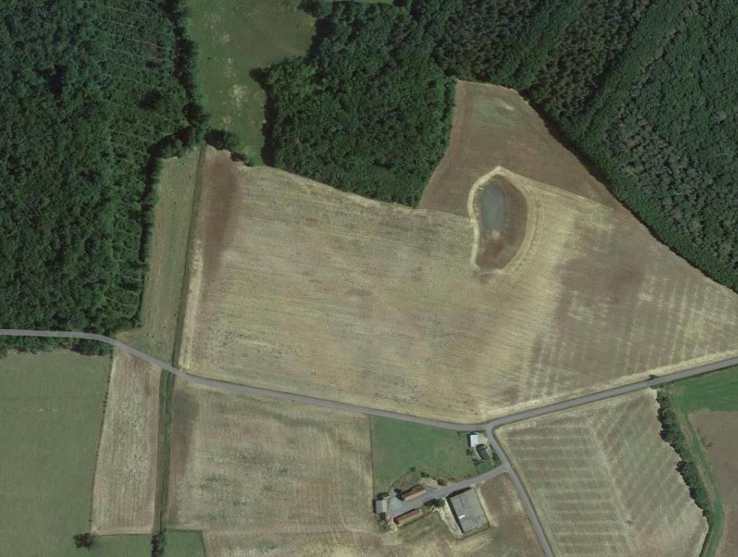 Village et motte de La Vallée aujourd'hui (Google maps).